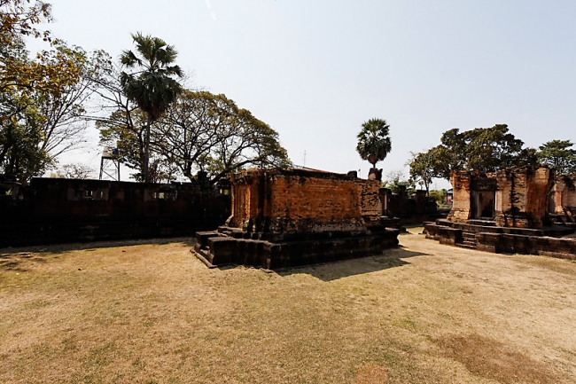 04-Prasat Sa Kamphaeng Yai-006